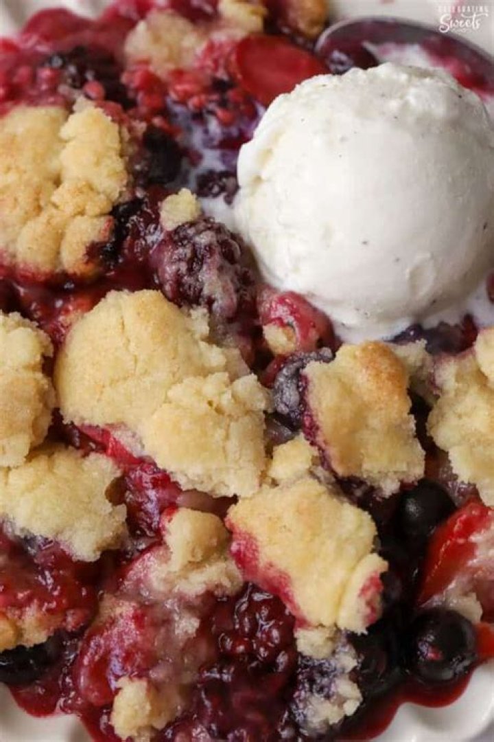 Best Berry Cobbler - Celebrating Sweets