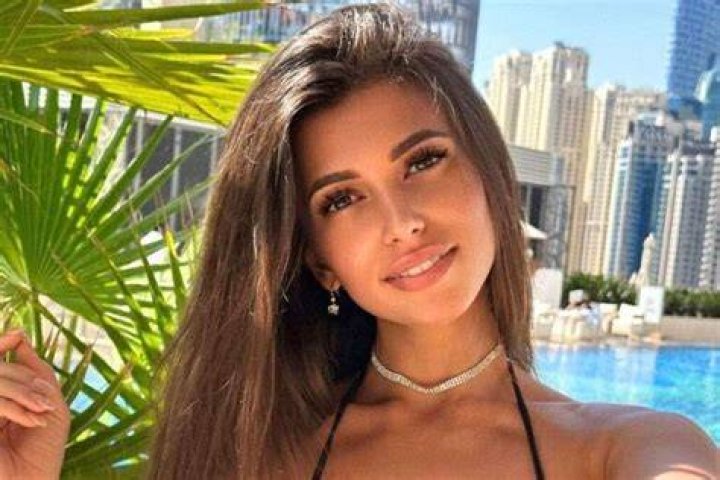 Cristy Ren Net worth