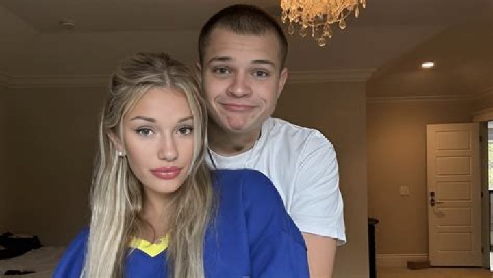 Does Jynxzi Have A Girlfriend? Relationship Timeline Explained - SarkariResult