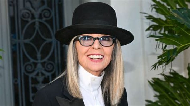 Ellen Barkin Net Worth: Details About Salary, House, Career, Cars, Assets - SarkariResult