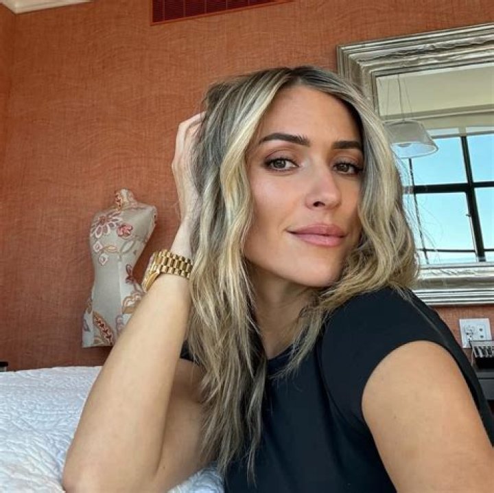 Esti Ginzburg Height, Weight, Measurements, Bra Size, Shoe Size