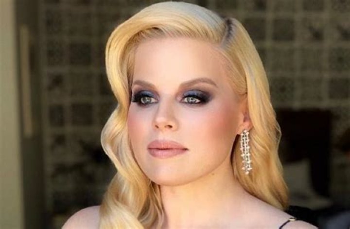 Megan Hilty Height, Weight, Measurements, Bra Size, Shoe Size