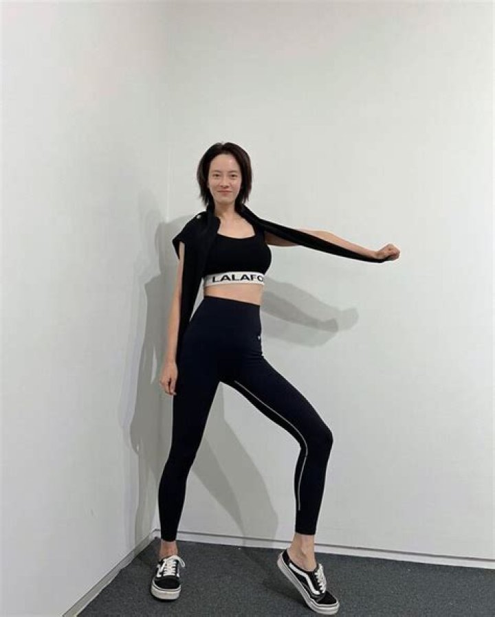 Song Ji-hyo Height, Weight, Body Measurements, Bra Size, Shoe Size