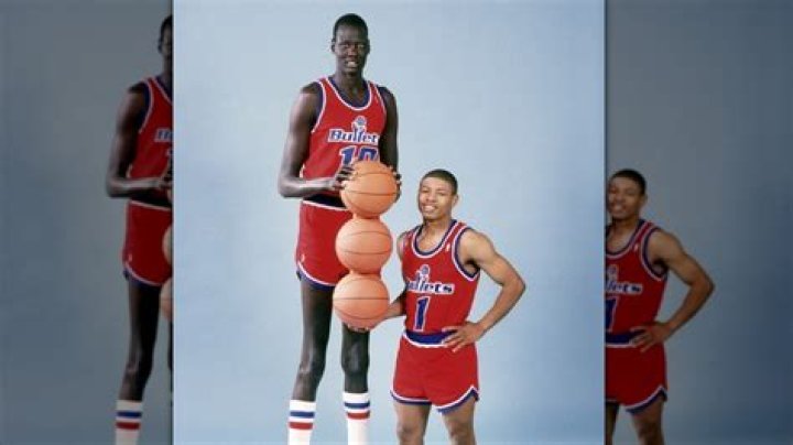 What is Muggsy Bogues Height? – One of the Shortest NBA Star